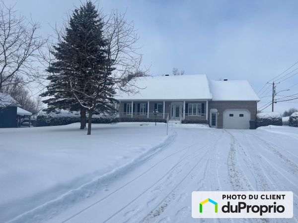 Winter Front - 2 rue Picard, Warwick for sale