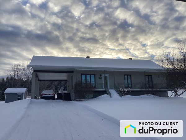 2057, rue Principale, Pohénégamook à vendre