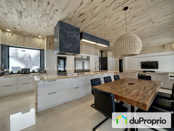 5140 rue Girard, ND-Du-Mont-Carmel for sale