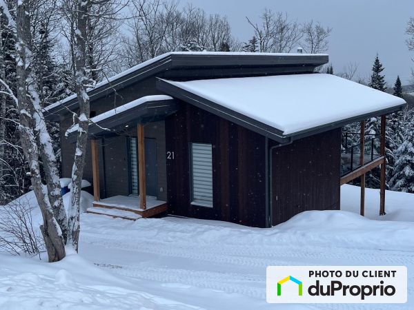 Winter Front - 21 chemin Gabrielle-Roy, Petite-Rivière-St-François for sale