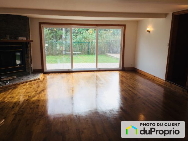 Living Room - 320-324 rue du Parc, St-Joseph-Du-Lac for sale