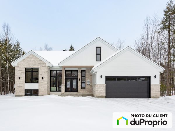 379 rue John-Ryan, St-Colomban for sale