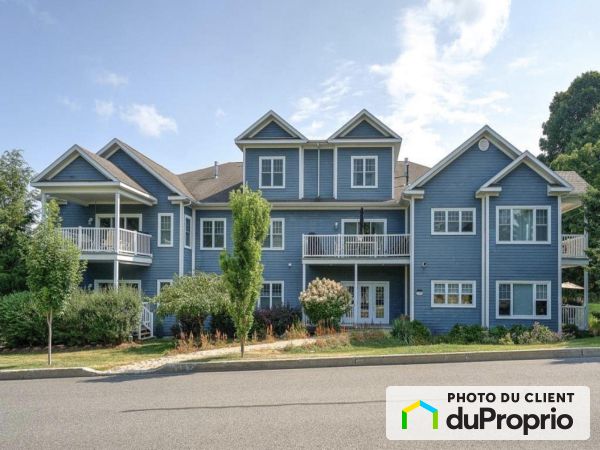 102-100, rue Marcel-R.-Bergeron, Bromont à vendre