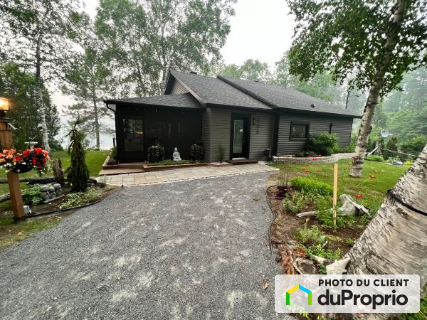 956, chemin 9e, L'Ascension-De-Notre-Seigneur à vendre