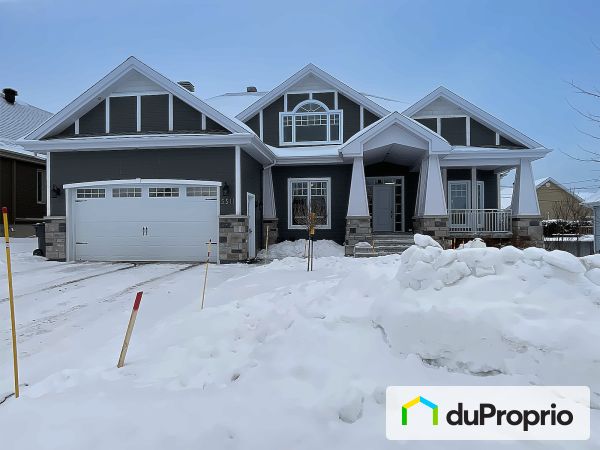 5511 avenue des Bernaches, Alma for sale