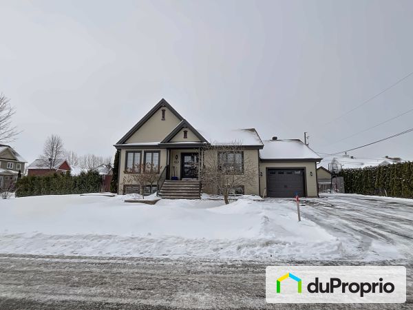 143 rue des Pelerins, Oka for sale