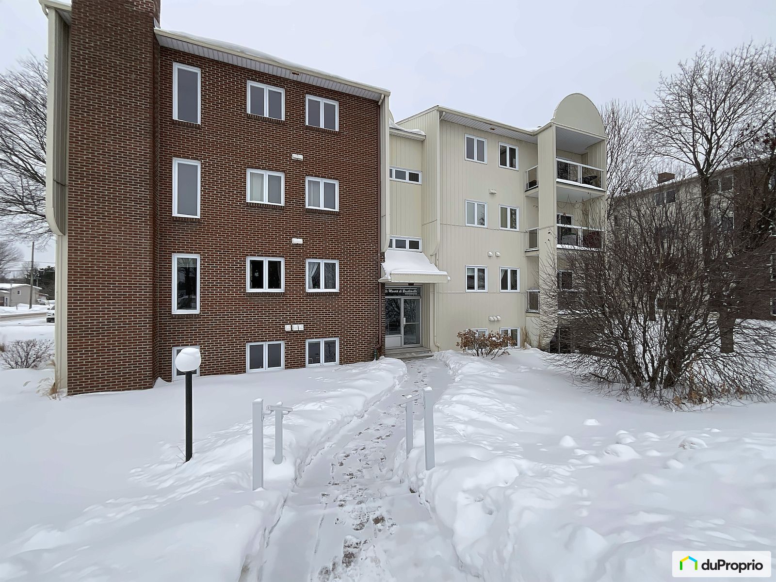 2 50A Rue De Boucherville — photo 1