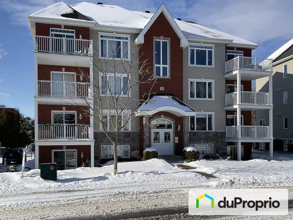 8-30, rue Lautrec, Chateauguay à vendre