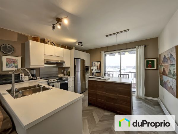 7-61, rue Reid, St-Lambert à vendre