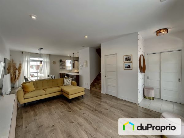 Salon - 1320, rue la Salle, Longueuil (Vieux-Longueuil) à vendre