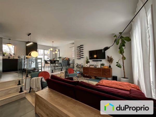 Entrance - 455 rue Bernard, Mont-St-Hilaire for sale