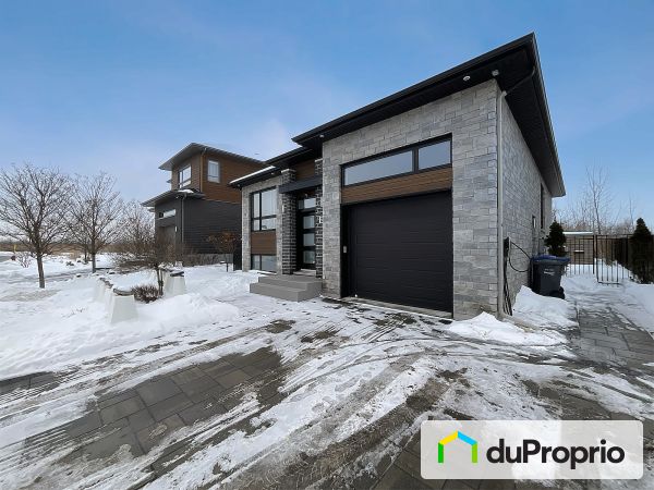 1613, rue Joseph-Daigneault, Longueuil (St-Hubert) à vendre