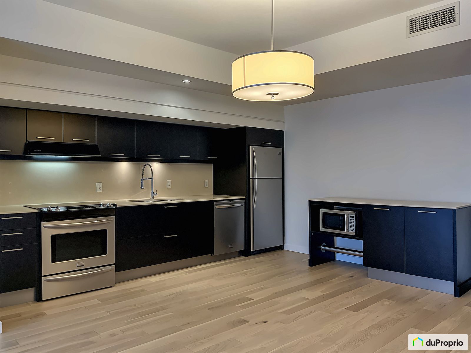 2201 350 Boulevard De Maisonne — photo 2