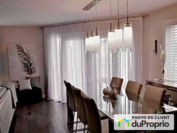 301-420, rue Notre-Dame, La Prairie à vendre