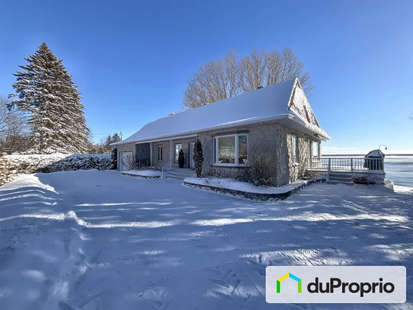 1208 rue Notre-Dame, Champlain for sale