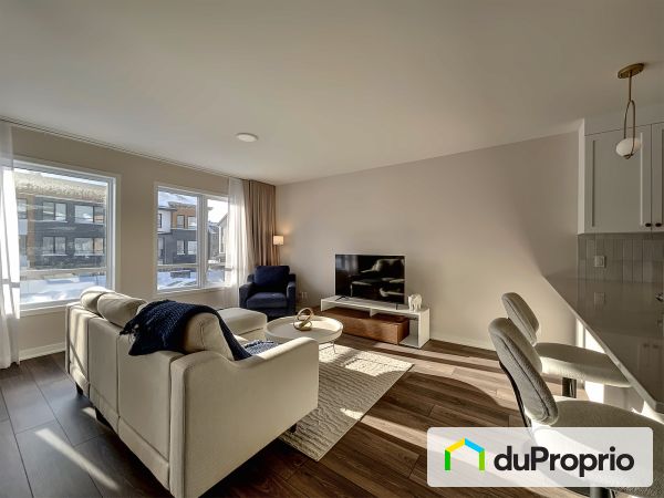 Salon - 3-7005, rue de Champagnier, Brossard à vendre