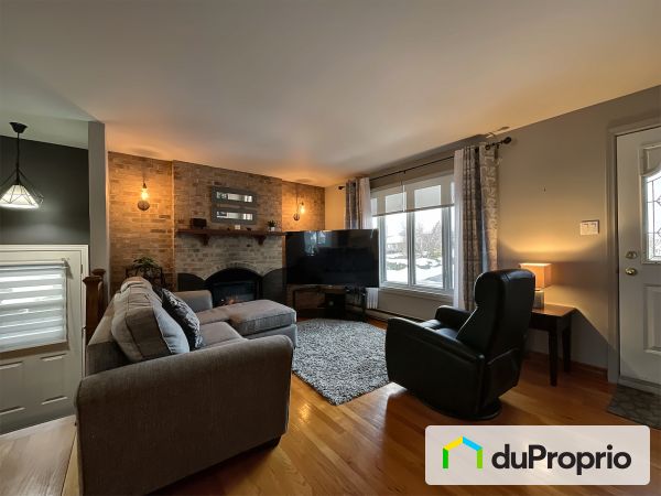 Salon - 239, rue Wildor-Larochelle, Sorel-Tracy à vendre