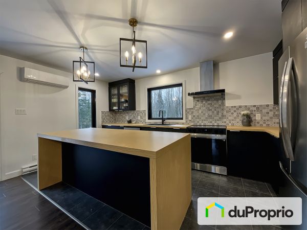 237 rue Steve, Lefebvre for sale