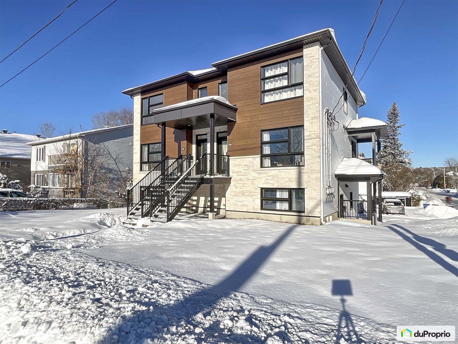 475 475A 475B 475C Rue Henry — photo 1