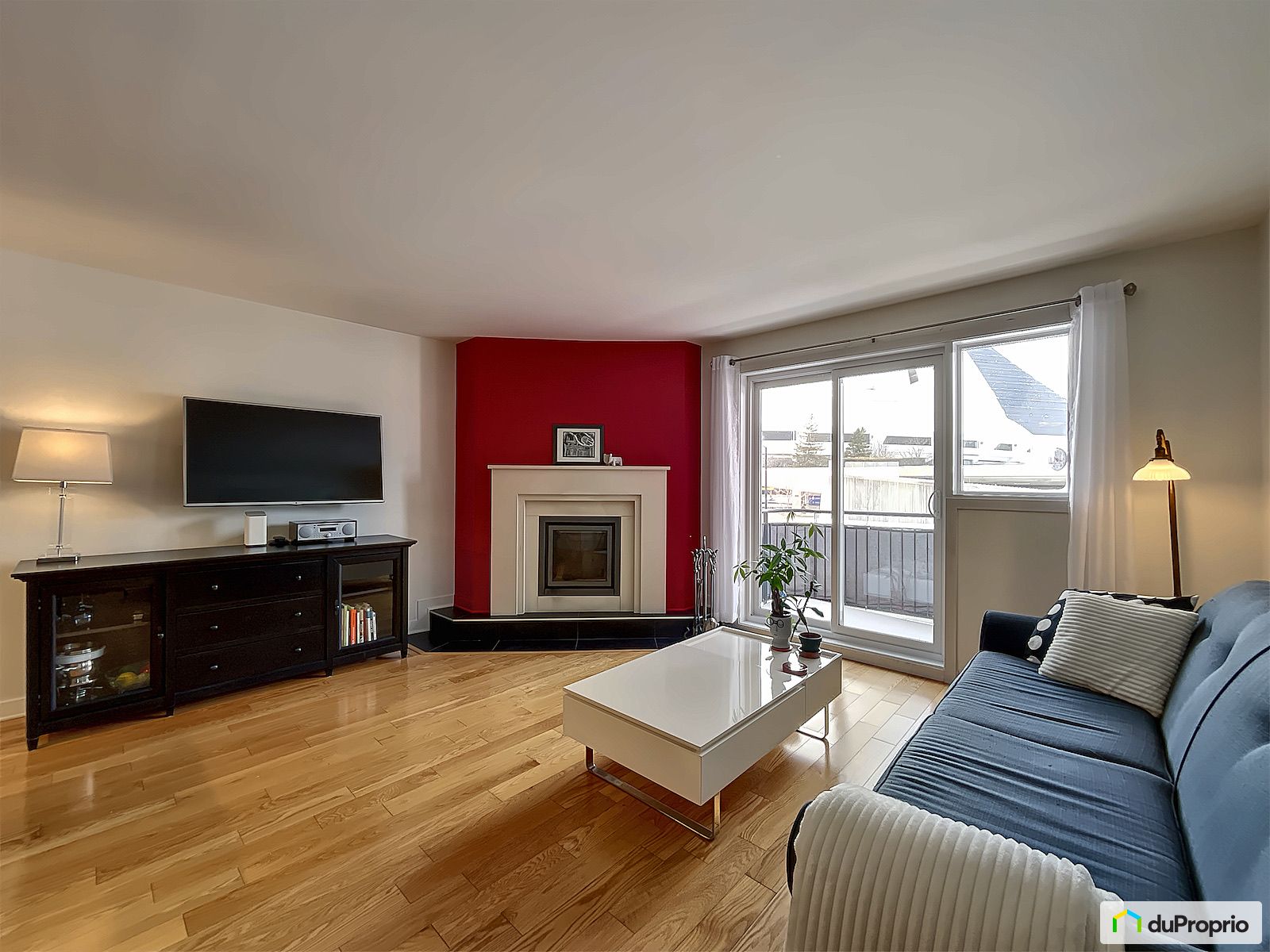 4 4520 Avenue Pierre De Couber — photo 2