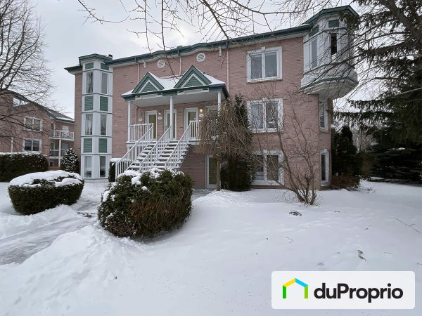 514 rue du Golf, Mont-St-Hilaire for sale