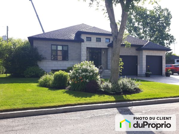 Summer Front - 1021 rue des Tilleuls, Marieville for sale