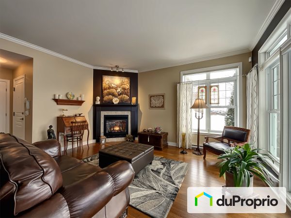 Living Room - 2-592 rue Morin, Ste-Adèle for sale