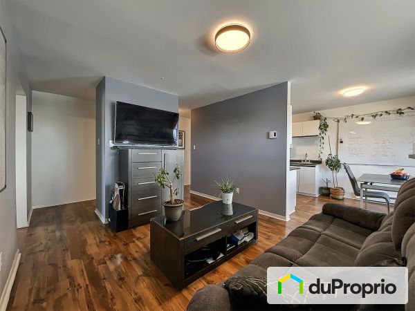 Apartment Living Room - 13-1660 boulevard Édouard, Longueuil (St-Hubert) for sale