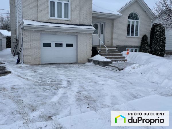 1503, rue des Sports, St-Félicien à vendre