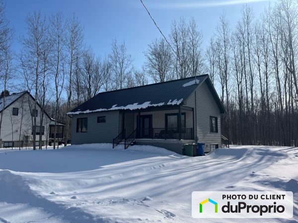 12 rue Cloutier, St-Edouard-De-Napierville for sale