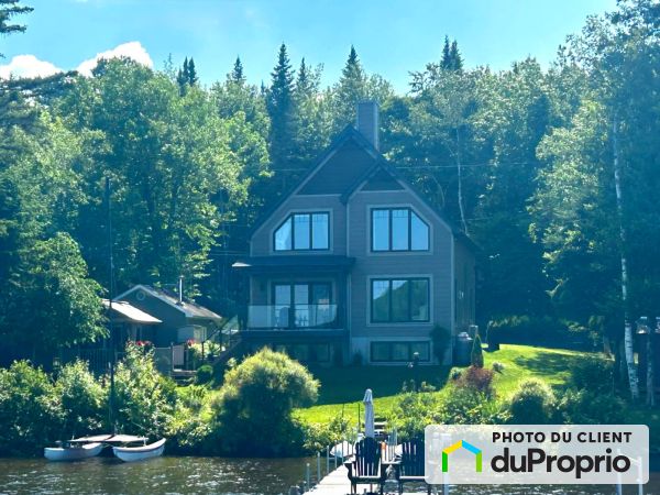 342 rue des Écureuils, Adstock for sale