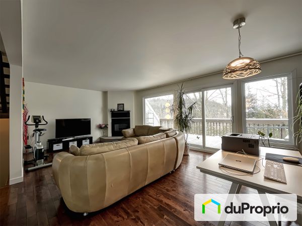 Salon du logement - 903, rue du Rocher-Boisé, Ste-Adèle à vendre