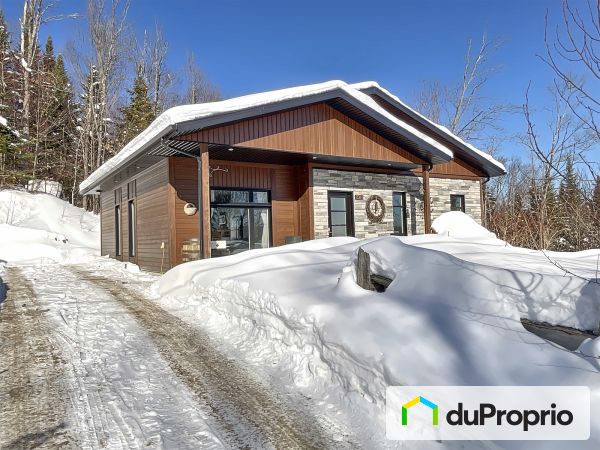 2312 rue Harrison, Val-David for sale