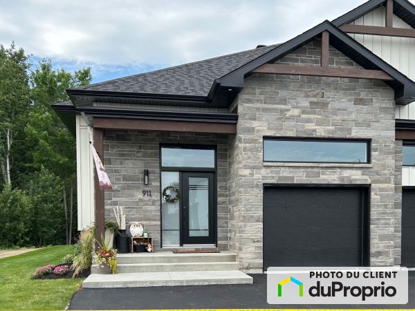911, rue Saint-François, Granby à vendre
