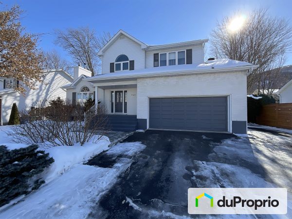 964 rue des Sittelles, Mont-St-Hilaire for sale