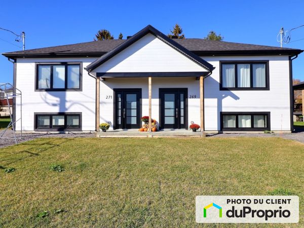 271 rue Étienne-Racine, Ste-Anne-de-Beaupré for sale