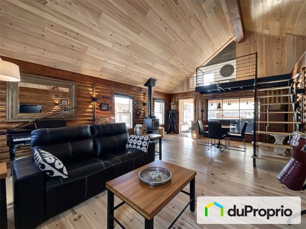Living Room - 340 chemin de la Petite-Mekinac, St-Tite for sale
