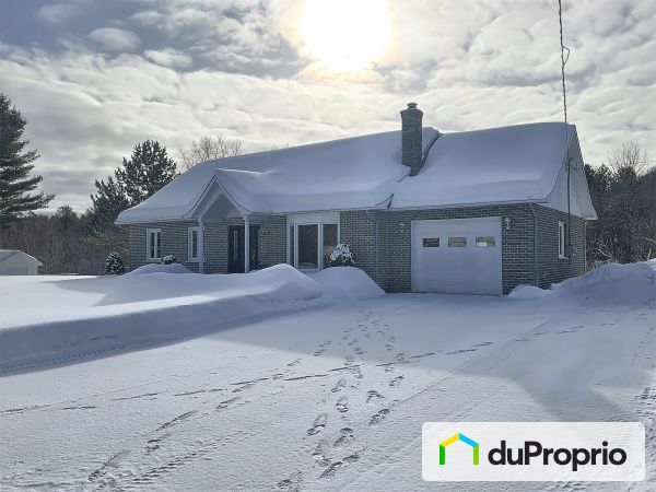 26 rue de la Grotte, St-André-Avellin for sale