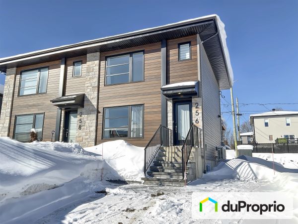256, rue de Bigorre, Charlesbourg (ND-Des-Laurentides) à vendre