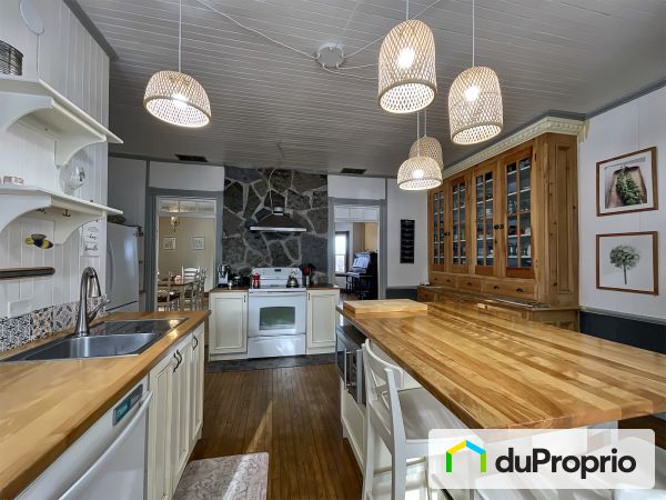 1324 boulevard Jacques-Cartier, Mont-Joli for sale