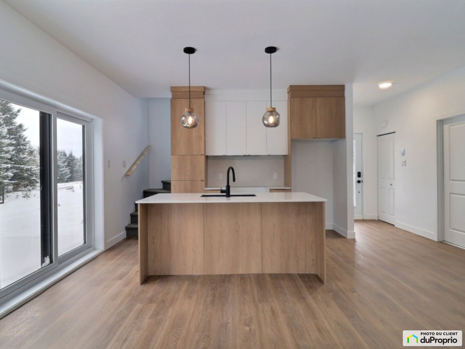 700 Rue Des Pionniers — photo 3