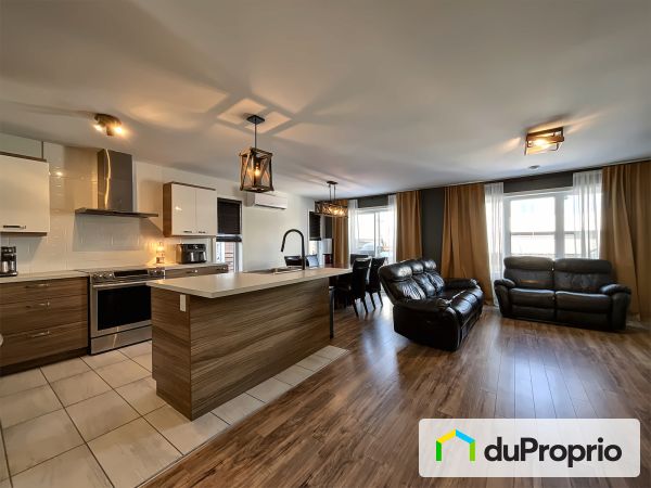 Open Concept - 246 rue Francois, Ste-Marthe-Sur-Le-Lac for sale