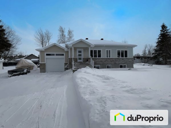 Winter Front - 1604 rue Pascal, St-Amable for sale