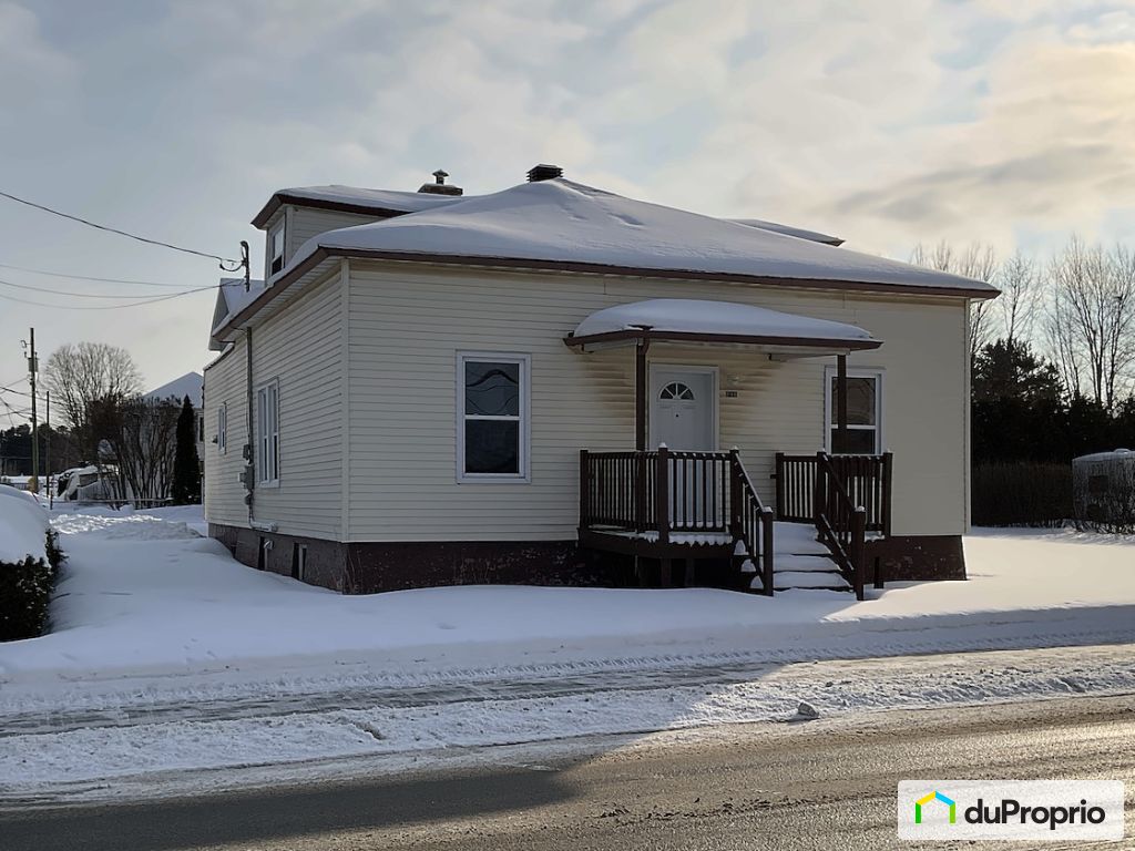 796 Rue Cushing — photo 3