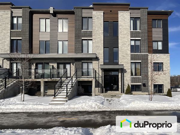 301-44, rue de Ronsard, St-Constant à vendre