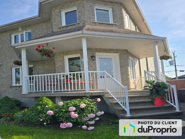 1435, rue de la Montagne, St-Nicolas à vendre