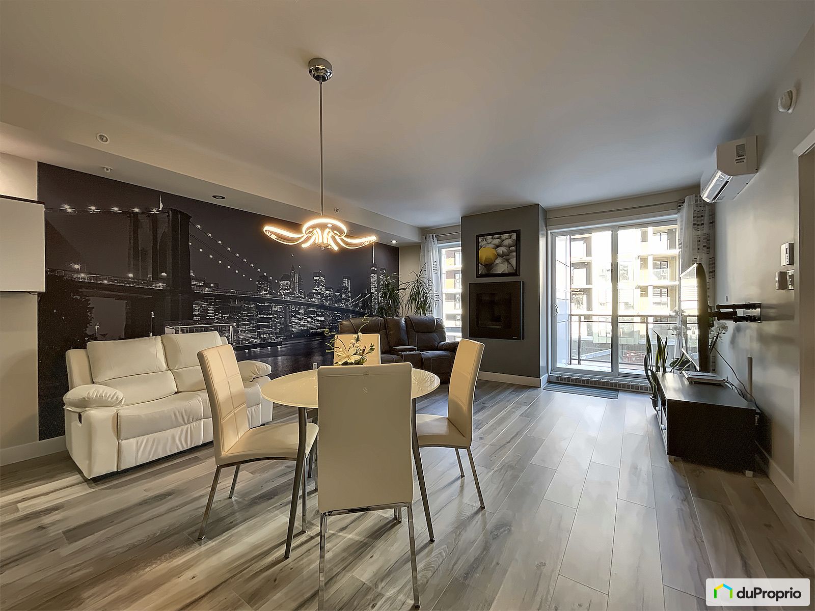 407 11445 Boulevard De La Coll — photo 1