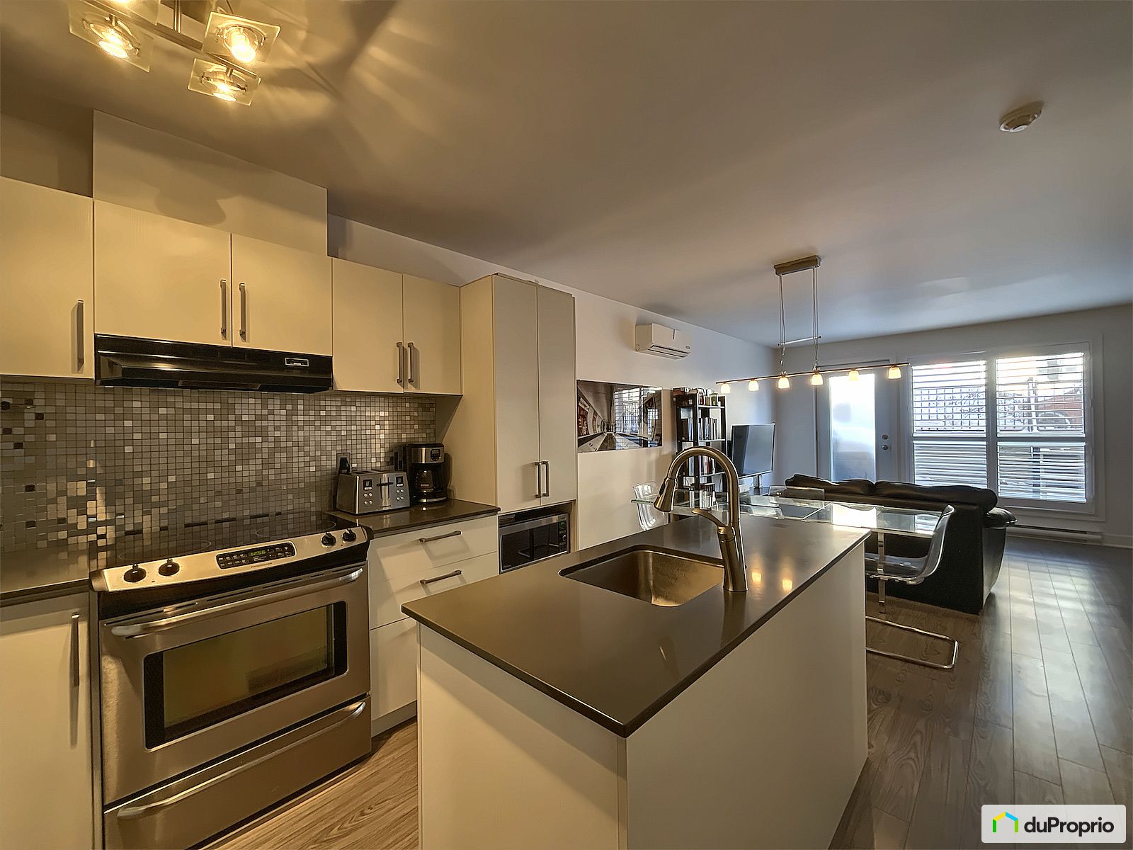 2 7700 18E Avenue — photo 1