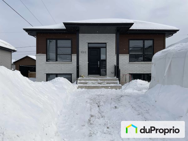 903, rue de la Closerie, St-Lin-Laurentides à vendre