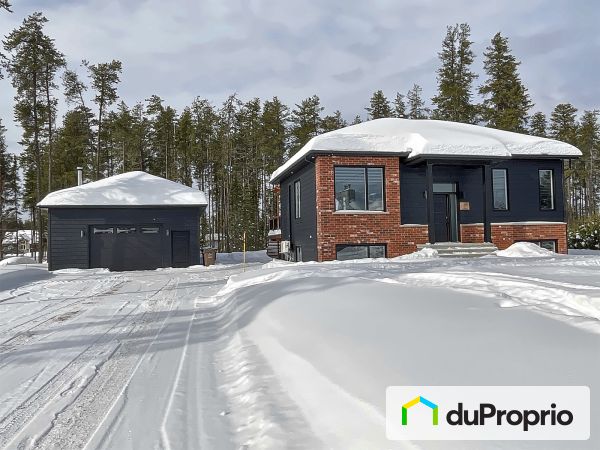 640, rue des Érables-Rouges, St-Honore-De-Chicoutimi à vendre